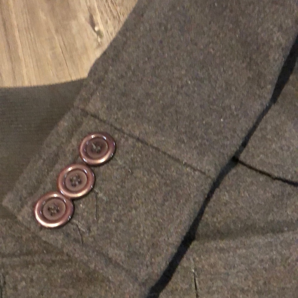 grey jacket - Picture 3 of 5